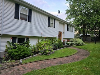 12 Barnes Ave, Johnston, RI 02919