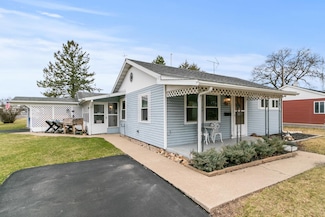 418 Hitchcock St, Baraboo, WI 53913