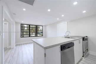 6518 Miami Lakes Dr E, Hialeah, FL 33014