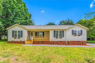 107 Oakridge Ln, Mocksville, NC 27028