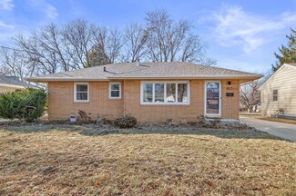 1822 E 27th Ct, Des Moines, IA 50317