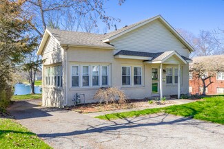1928 Washington St, Columbus, IN 47201
