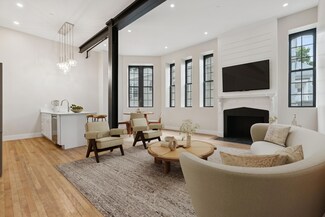 26 Thomas St Unit 2, Portland, ME 04102