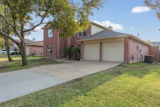 1205 Halifax Ln, Forney, TX 75126