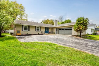 81 Deerfield Dr, Canandaigua, NY 14424