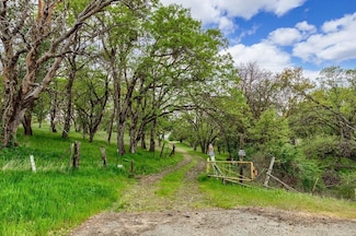 8785 Blackwell Rd, Central Point, OR 97502