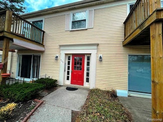 902 Chestnut Hill Dr Unit C, Auburn Hills, MI 48326