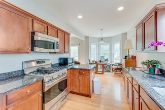 28 Picket Fence, Plymouth, MA 02360