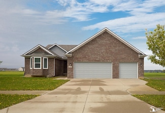 610 Grace Point Dr, Dundee, MI 48131