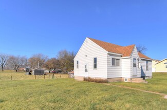 807 S 3rd St, Armstrong, IA 50514