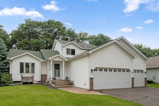 9406 Harpers Ct NE, Minneapolis, MN 55449