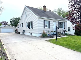 1578 Cass St, Green Bay, WI 54302