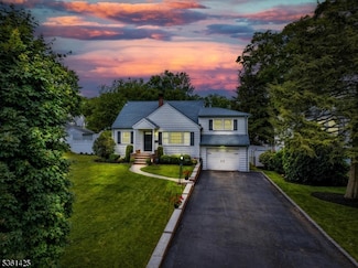 77 Lee Ave, Hawthorne, NJ 07506