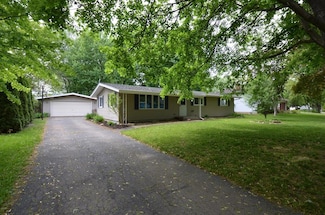 450 S Buckingham Blvd, Whitewater, WI 53190