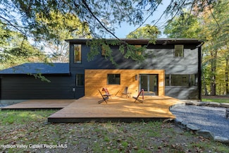 520 Plutarch Rd, Highland, NY 12528