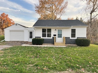 2105 S 5th Ave E, Newton, IA 50208