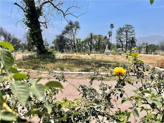 3065 Fair Oaks Ave, Altadena, CA 91001