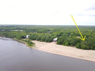 184 River Chase Ln, Apalachicola, FL 32320