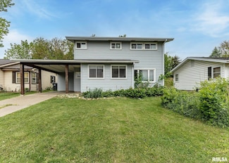2908 N 4th St, Clinton, IA 52732