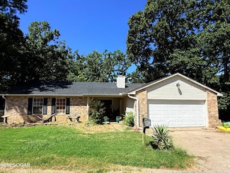 8517 Spruce Dr, Rogers, AR 72756