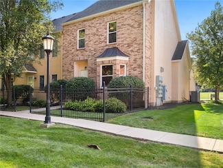 9755 N Lucerne Ave, Kansas City, MO 64154