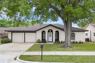 3709 Edgebrook Dr, Baytown, TX 77521