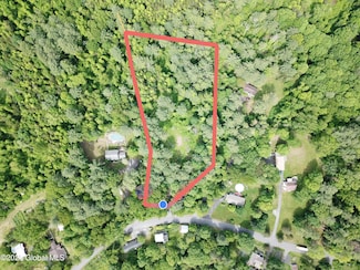 1286 Aquetuck Rd, Ravena, NY 12143