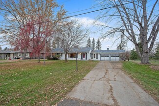 320 2nd St SE, Braham, MN 55006