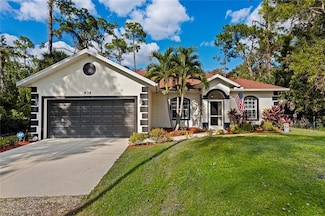 535 33rd Ave NE, Naples, FL 34120