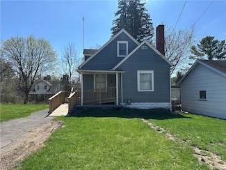 645 W Ravenwood Ave, Youngstown, OH 44511