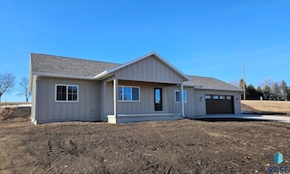 808 Hillside Dr, Estelline, SD 57234