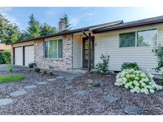 18633 Roundtree Dr, Oregon City, OR 97045