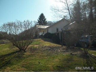 5599 Nc 197, Green Mountain, NC 28740