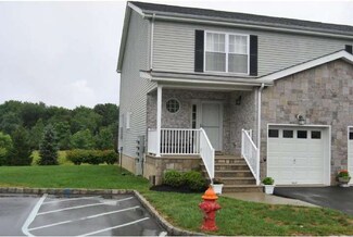 32 Gordon Ave, Spotswood, NJ 08884