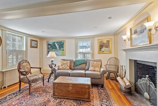 22 Mechanic St, Marblehead, MA 01945