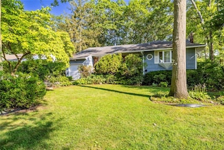 810 Tooker Ave, West Babylon, NY 11704