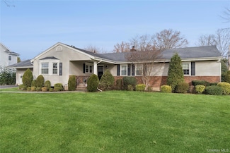 23 Saint Pauls Place, Garden City, NY 11530