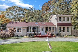 28 Roberts Rd W, Shirley, NY 11967