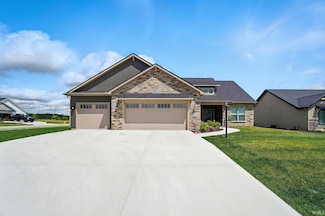 2970 Casaluna Ct, Fort Wayne, IN 46818