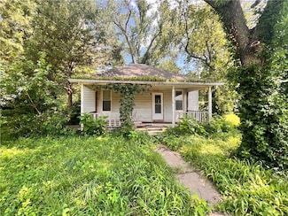 120 W 3rd St, Adrian, MO 64720