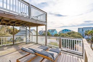 904 E Arctic Ave, Folly Beach, SC 29439