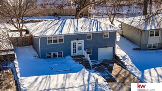 8209 Walnut Ln, Omaha, NE 68127