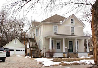 427 N 16th St, Manhattan, KS 66502