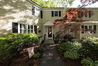5 Heritage Dr, Whitinsville, MA 01588