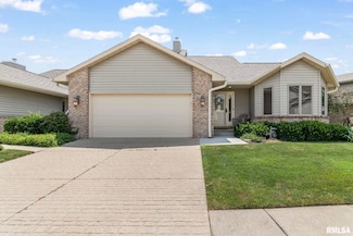 3204 Eagle Watch Dr, Springfield, IL 62711