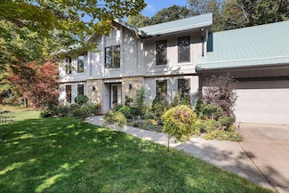 3024 Jeffrey Ln, Midland, MI 48640