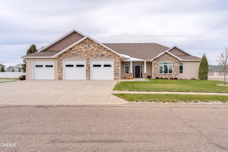 4103 Bayport Place SE, Mandan, ND 58554