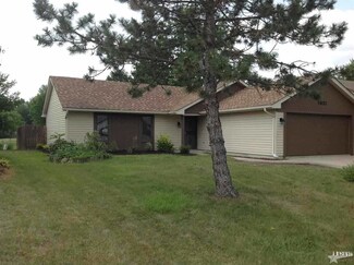7421 Sunderland Dr, Fort Wayne, IN 46835