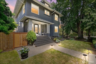 2159 10th Ave W, Seattle, WA 98119