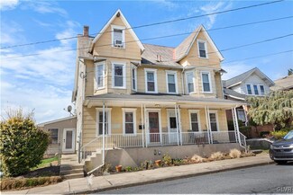 38 S Whitfield St, Nazareth, PA 18064